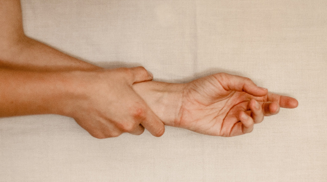 Causes of Hand Pain and Treatment Options – Squegg